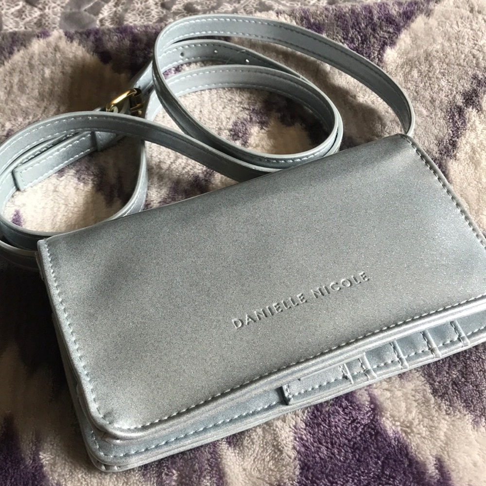 Danielle Nicole Cinderella Crossbody - image 4